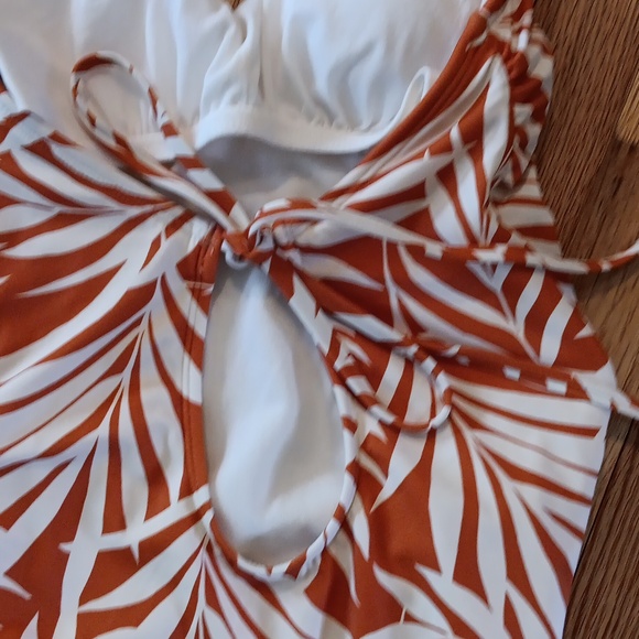 NWT Shade & Shore One-Piece Orange & Cream Tropical Print Swimsuit ■ Size M - Picture 9 of 13